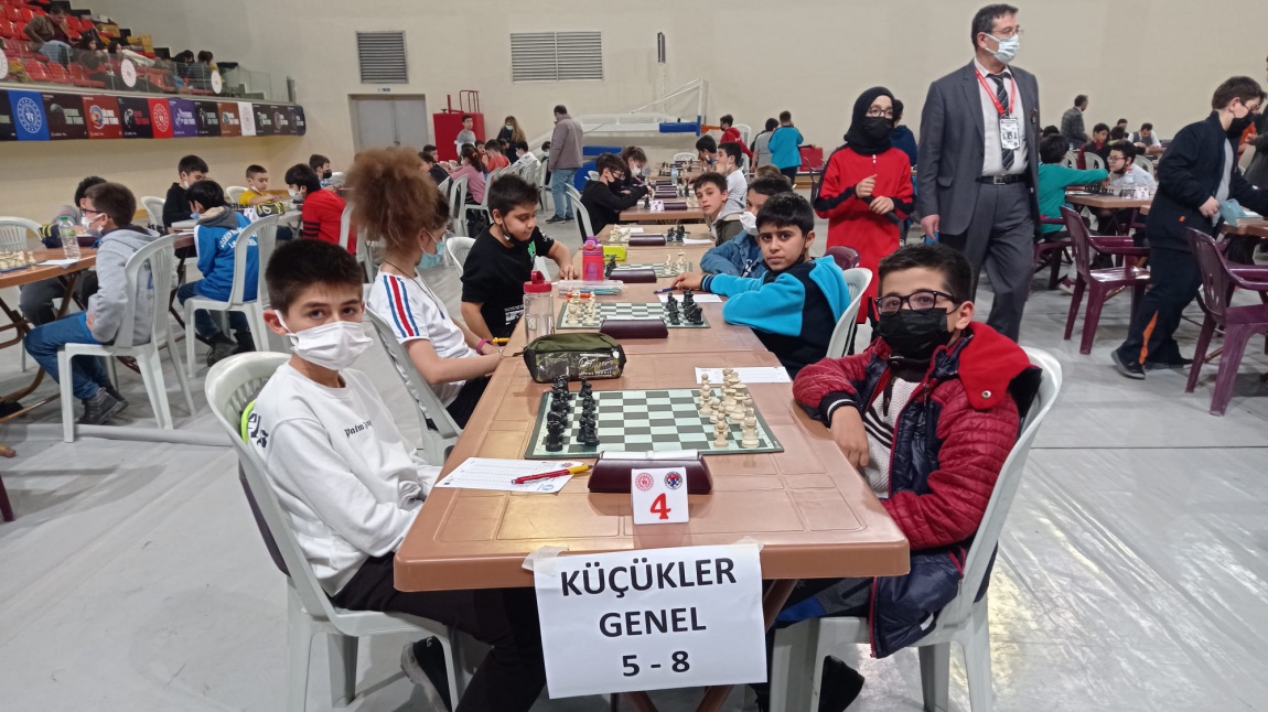 Kayseri Okullar Arası Satranç Turnuvasında okulumuz il dördüncüsü olmuştur.